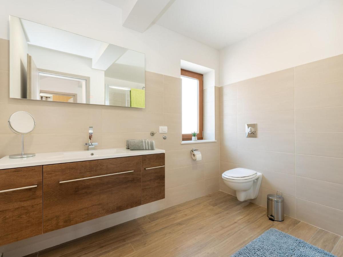 Tranquil Holiday Home In Labin With Private Swimming Pool Екстериор снимка
