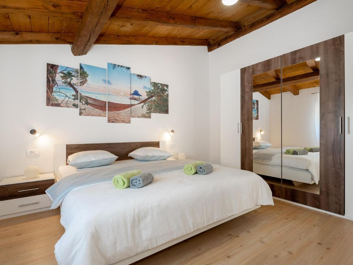 Tranquil Holiday Home In Labin With Private Swimming Pool Екстериор снимка